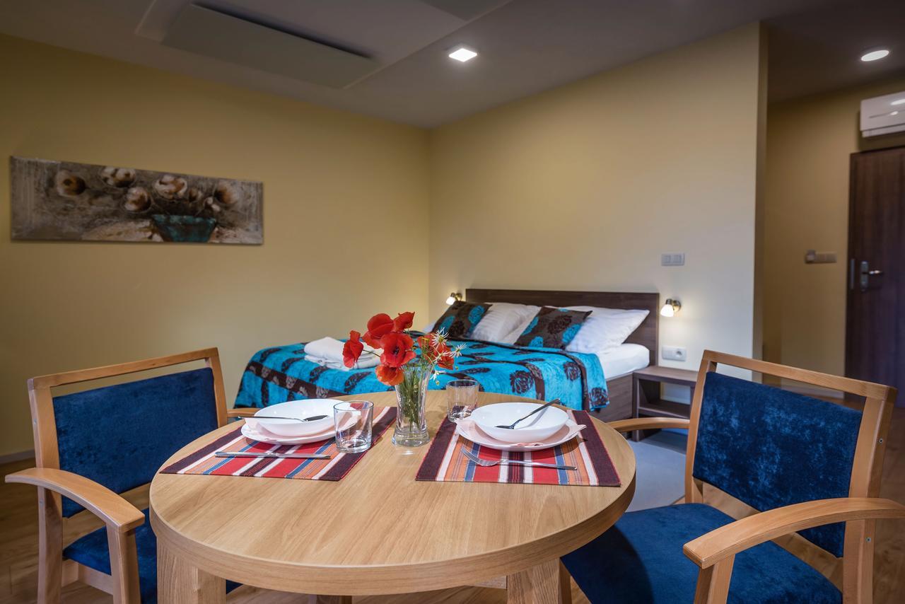 Apartmanovy Dom Krivan Bešeňová Екстериор снимка