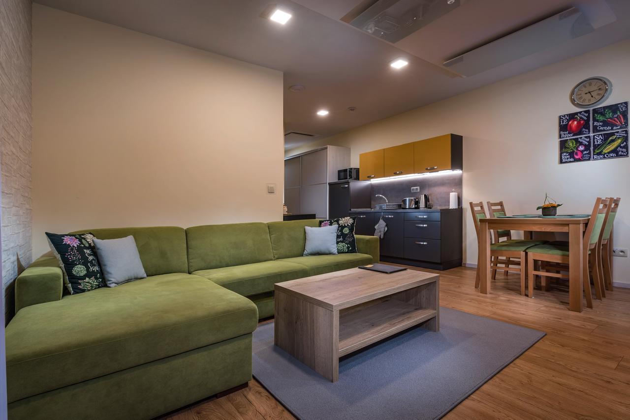 Apartmanovy Dom Krivan Bešeňová Екстериор снимка