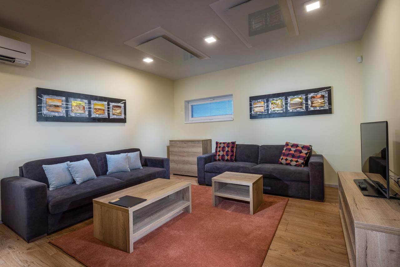 Apartmanovy Dom Krivan Bešeňová Екстериор снимка